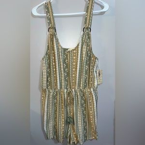 NWT - Super Cute Romper Perfect for Summer !